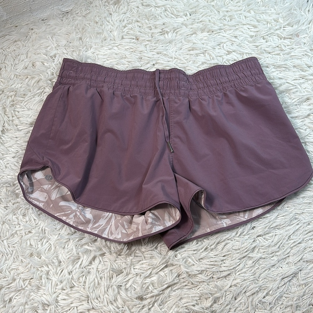 Lululemon Choose A Side Short *Reversible 3" Shadow Leaf Light Ivory Muse / Dust